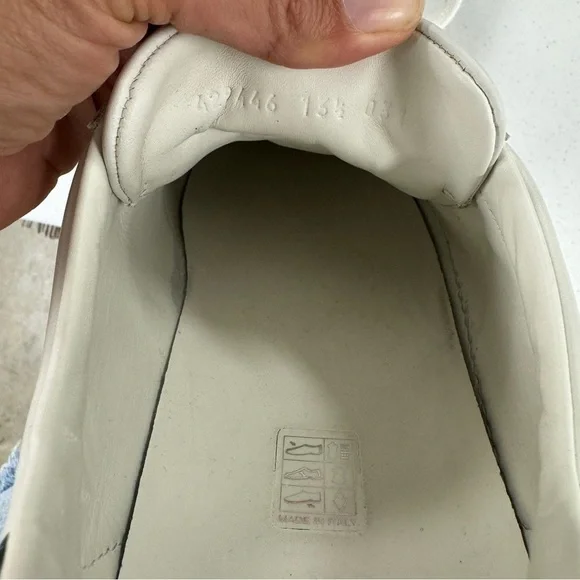 GUCCI Ace Embroidered Gold Bee White Sneakers with Red and Green Stripe - Picture 12 of 12